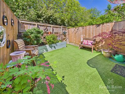Falsgrave Road, 3 bedroom Mid Terrace House for sale, £230,000