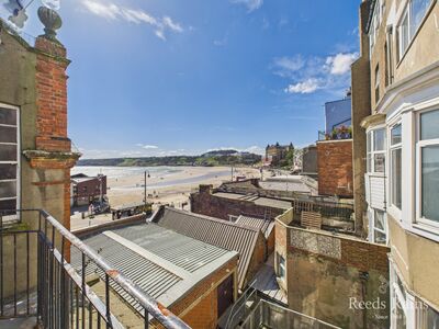 Eastborough, 5 bedroom Mid Terrace Flat for sale, £425,000