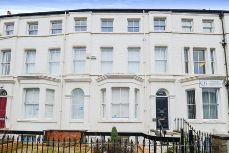 Westborough, 1 bedroom  Flat for sale, £125,000