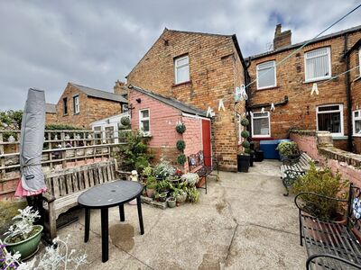 2 bedroom Mid Terrace House for sale