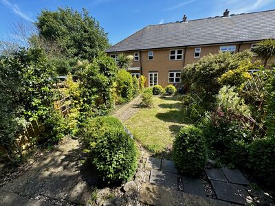 Westwood Close, 3 bedroom Mid Terrace House for sale, £190,000