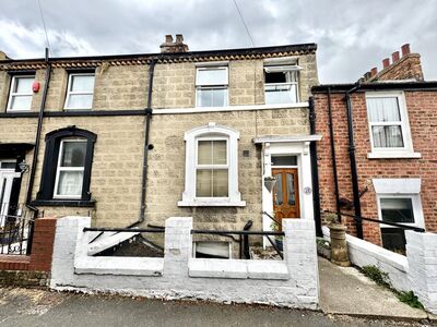 4 bedroom Mid Terrace House for sale