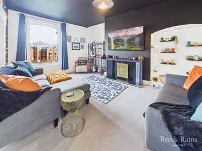 3 bedroom  Flat for sale