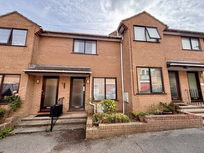 2 bedroom Mid Terrace House for sale