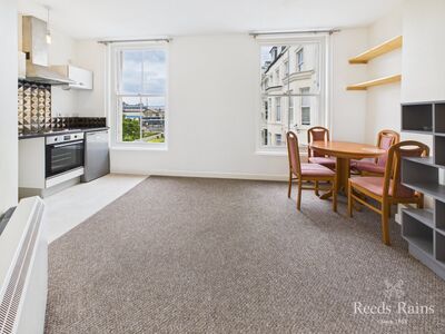 West Square, 1 bedroom  Flat for sale, £72,000