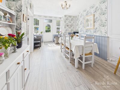 Westbourne Park, 5 bedroom Semi Detached House for sale, &pound;385,000