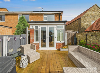 2 bedroom End Terrace House for sale