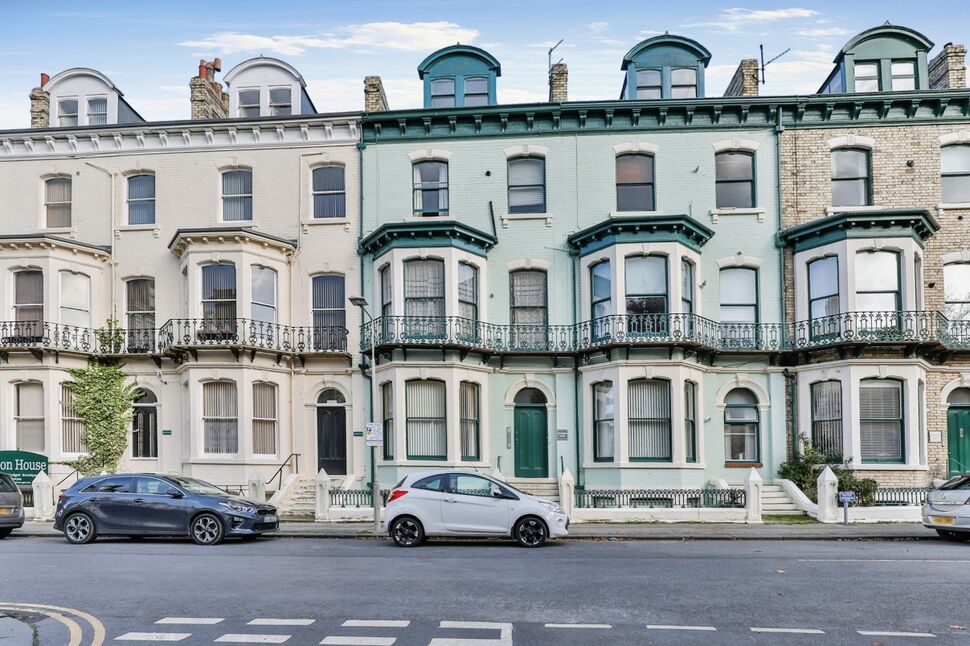 Main image of 2 bedroom  Flat for sale, Carlton Terrace, Scarborough, North Yorkshire, YO11