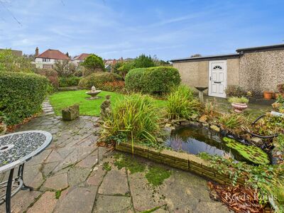 2 bedroom Semi Detached Bungalow for sale