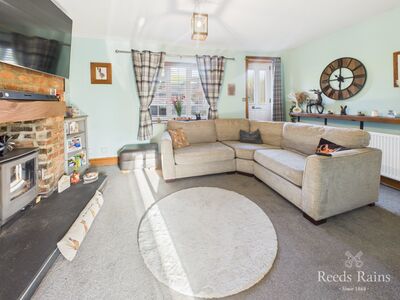 2 bedroom End Terrace House for sale