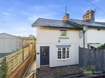 2 bedroom End Terrace House for sale