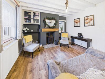 3 bedroom Link Detached Property for sale