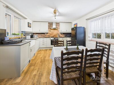 3 bedroom Link Detached Property for sale