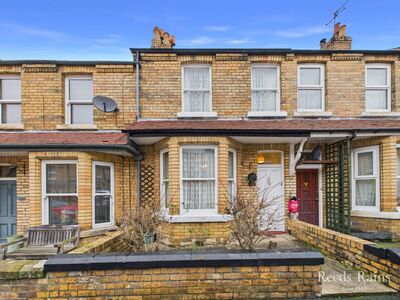 2 bedroom Mid Terrace House for sale