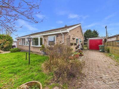 2 bedroom Semi Detached Bungalow for sale