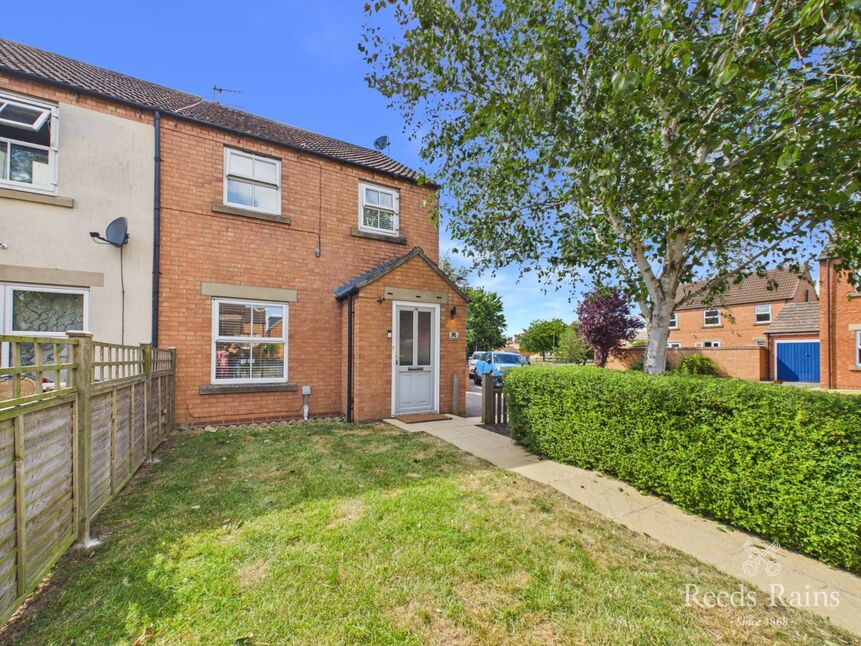 Main image of 2 bedroom End Terrace House for sale, Hadrians Walk, Scarborough, North Yorkshire, YO12