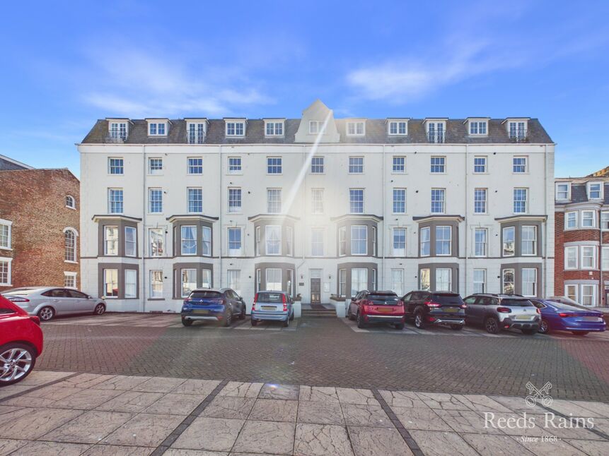Main image of 1 bedroom Flat for sale, North Marine Road, Scarborough, North Yorkshire, YO12
