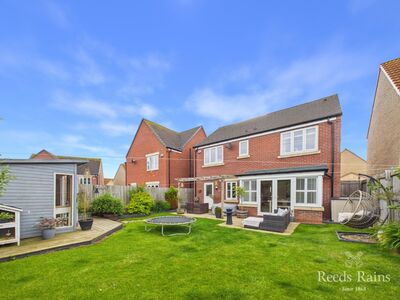 Ouzel Grove, 4 bedroom Detached House for sale, &pound;320,000
