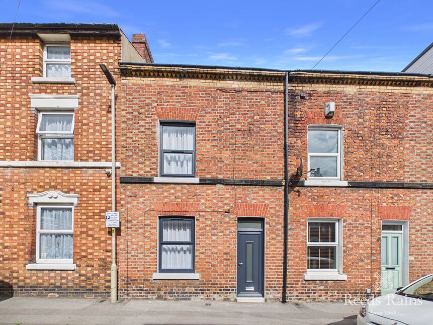 Main image of 3 bedroom Mid Terrace House for sale, Belle Vue Street, Scarborough, North Yorkshire, YO12
