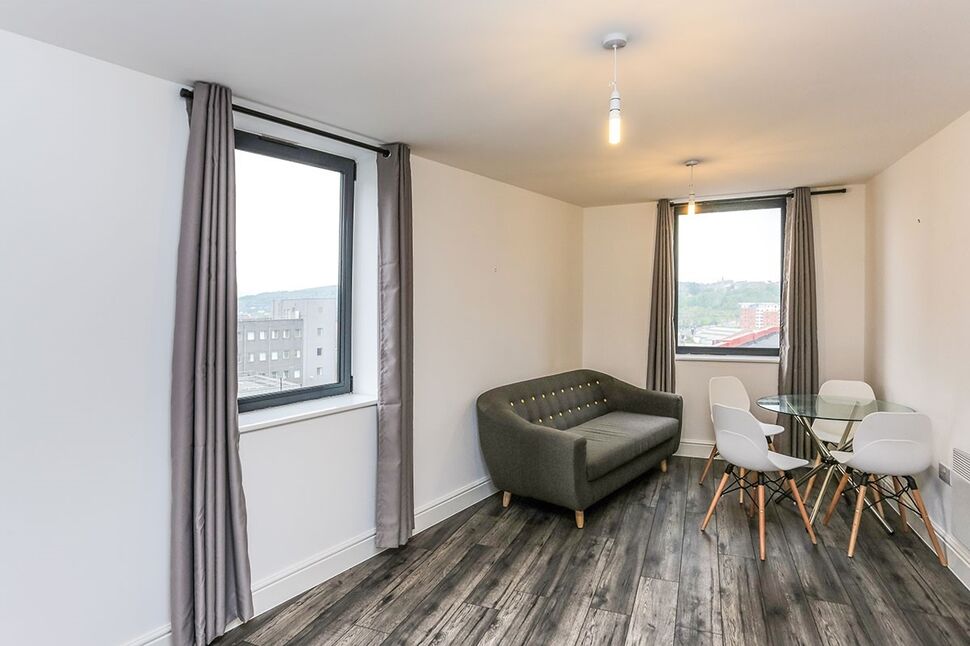 2 bedroom Flat to rent, Queens House, Queen Street, Sheffield, S1 £