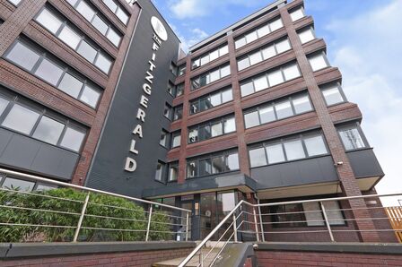 West Bar, 2 bedroom  Flat to rent, £1,080 pcm