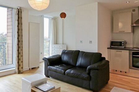 St. Marys Road, 1 bedroom  Flat for sale, £33,000