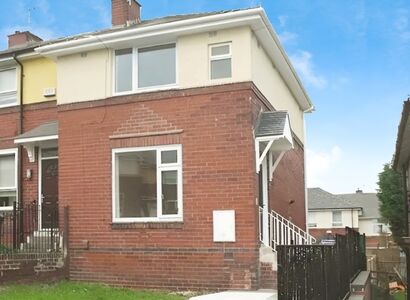Wragg Road, 2 bedroom End Terrace House to rent, £900 pcm