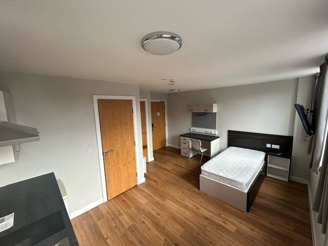 Main image of 1 bedroom  Flat for sale, Queen Street, Sheffield, South Yorkshire, S1