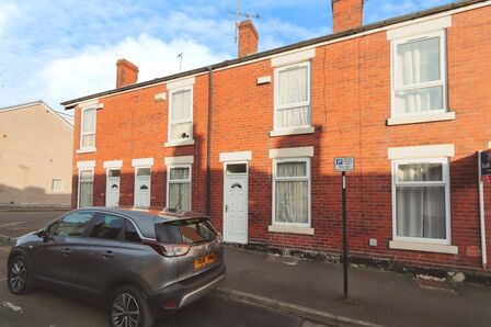 Lancing Road, 2 bedroom Mid Terrace House for sale, £150,000