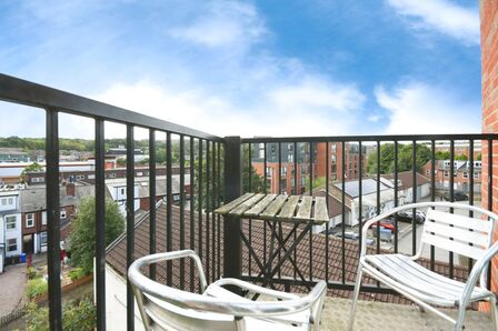 Edmund Court, 2 bedroom  Flat to rent, £980 pcm