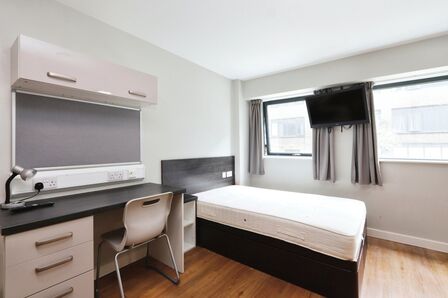 Queen Street,  Flat for sale, £25,000
