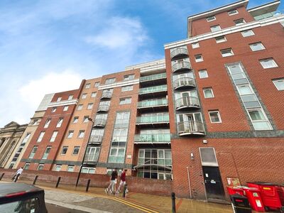 Westfield Terrace, 3 bedroom  Flat to rent, £1,950 pcm