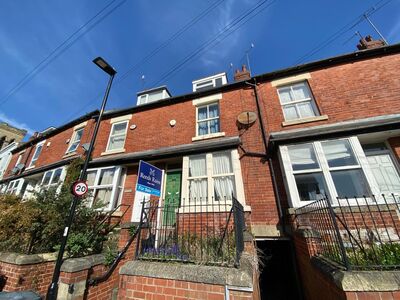 2 bedroom Mid Terrace House for sale
