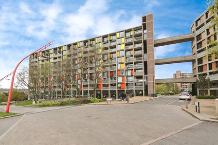 2 bedroom  Flat for sale