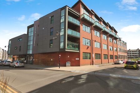 2 bedroom  Flat for sale