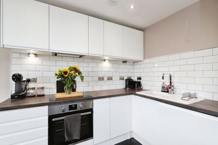 West Bar, 1 bedroom  Flat for sale, £110,000