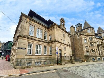 Holly Street, 1 bedroom  Flat to rent, £750 pcm