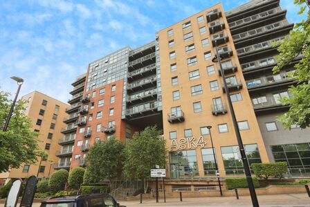 2 bedroom  Flat for sale