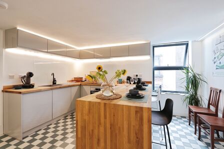 Bank Street, 3 bedroom  Flat for sale, £295,000