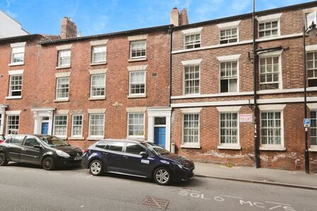 Bank Street, 3 bedroom  Flat for sale, £295,000