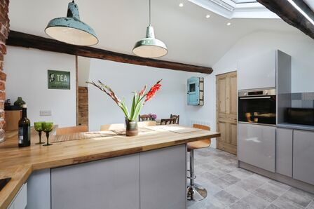 Bank Street, 3 bedroom  Flat for sale, £260,000