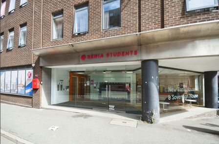 Queen Street, 3 bedroom  Flat to rent, £280 weekly