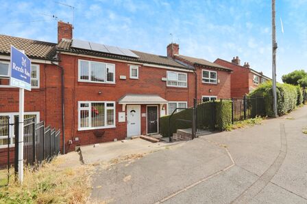 2 bedroom Mid Terrace House for sale