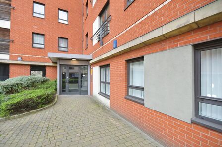 1 bedroom Flat for sale