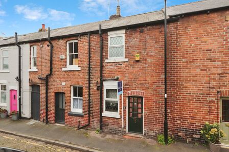 1 bedroom Mid Terrace House for sale