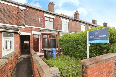 City Road, 3 bedroom Mid Terrace House for sale, £130,000