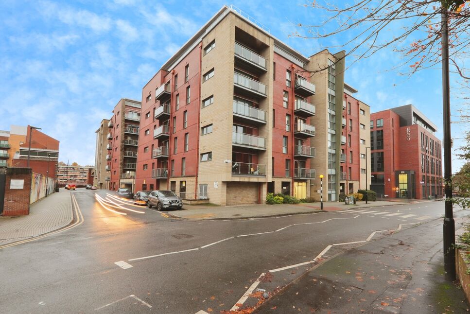 Main image of 2 bedroom  Flat for sale, Napier Street, Sheffield, South Yorkshire, S11