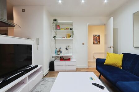 Napier Street, 2 bedroom Flat for sale, &pound;148,000