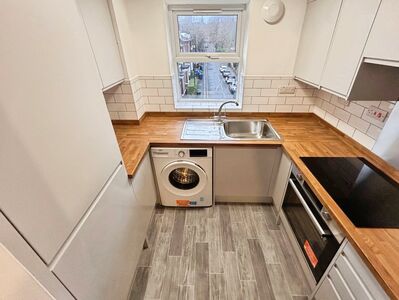 Gell Street, 2 bedroom Flat to rent, &pound;950 pcm