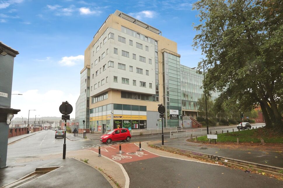 Main image of 2 bedroom Flat for sale, Bramall Lane, Sheffield, South Yorkshire, S2
